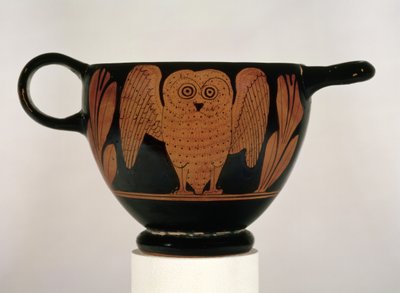 Attic red-figure skyphos depicting an owl with outstretched wings by Greek